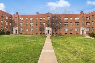 1521 28th Street SE in Washington, DC - Foto de edificio - Building Photo