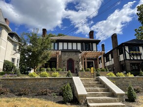3514 Mooney Ave, Unit 1 in Cincinnati, OH - Foto de edificio - Building Photo