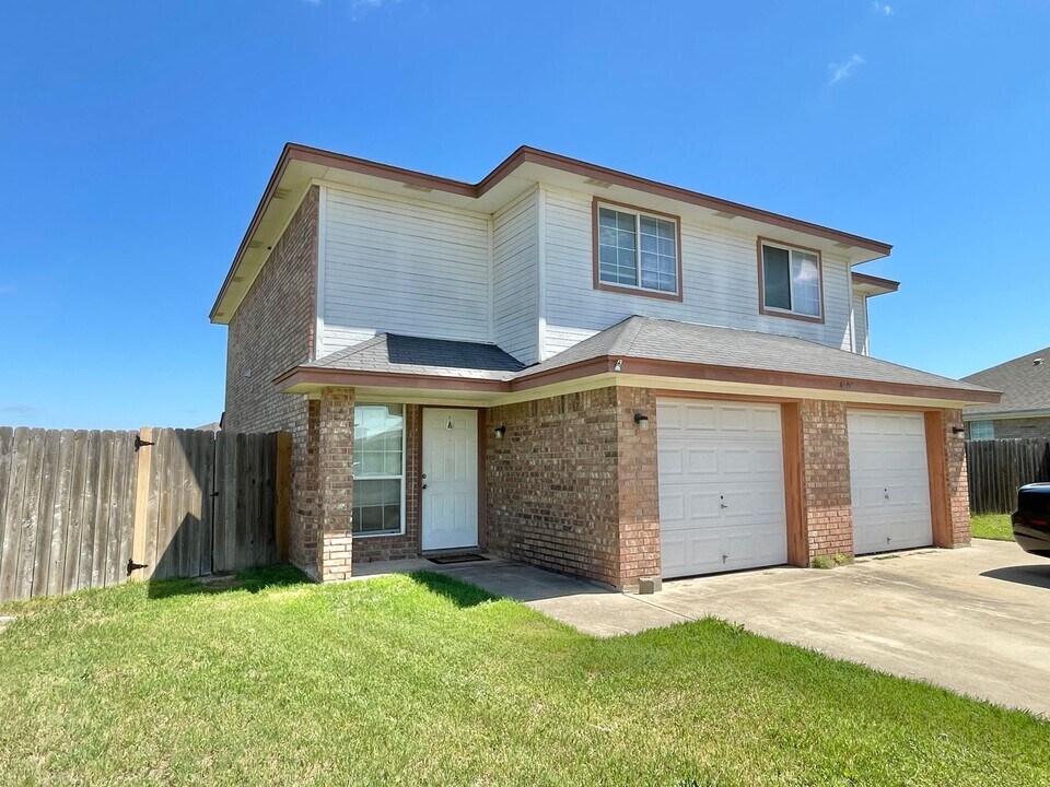 4003 Eula Bea Ct-Unit -Unit A in Killeen, TX - Foto de edificio