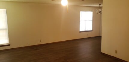 2928 S 125th E Ave in Tulsa, OK - Building Photo - Building Photo