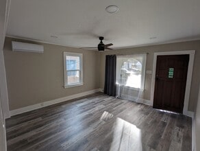 8176 San Vincente Ave in South Gate, CA - Building Photo - Building Photo