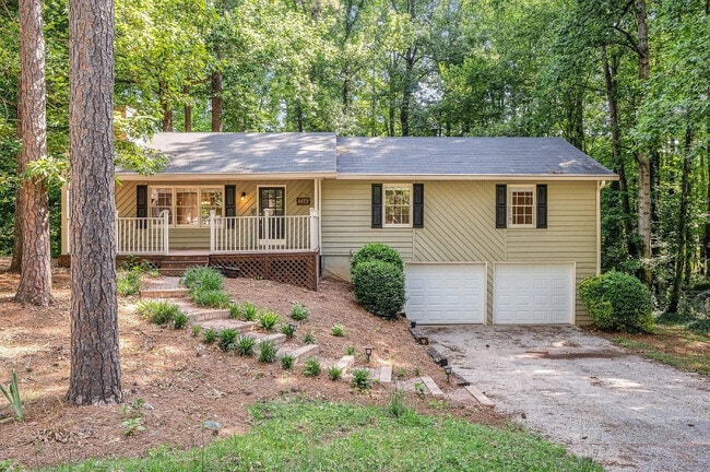 property at 4472 Old Mabry Pl