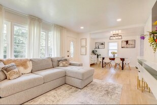 964 Scott Cir in Decatur, GA - Building Photo