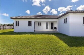 9341 SW 174th St in Palmetto Bay, FL - Building Photo - Building Photo