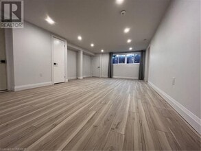 236 Bruce St in Brantford, ON - Building Photo - Building Photo