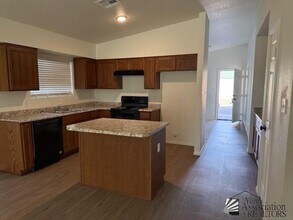 4584 S Cedar Ave in Yuma, AZ - Building Photo - Building Photo