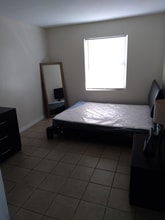 3300 Garden Oaks Dr in New Orleans, LA - Foto de edificio - Building Photo