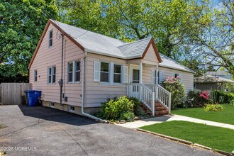 79 Main Bayway in Toms River, NJ - Building Photo - Building Photo