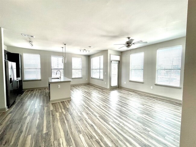 3788 Richmond Ave. in Houston, TX - Building Photo - Building Photo