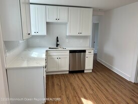 120 Morningside Ave in Middletown, NJ - Building Photo