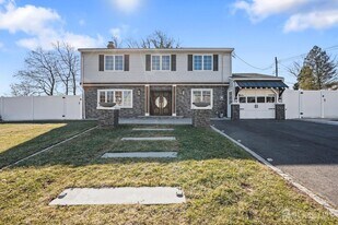 2 Laurel Ave in Old Bridge, NJ - Building Photo
