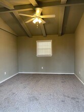 1705 E Colgate St in Lubbock, TX - Foto de edificio - Building Photo