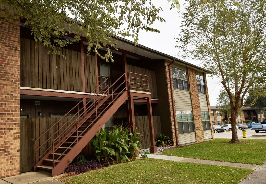 Silver Creek Apartments in Lafayette, LA - Building Photo