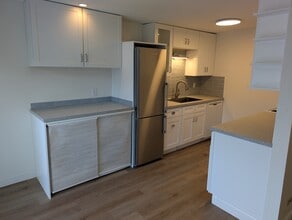 5028 SE Hawthorne Blvd in Portland, OR - Foto de edificio - Building Photo