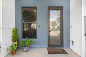 11714 SW 106th Terrace in Miami, FL - Building Photo - Building Photo