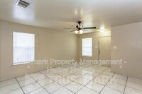 929 Pinewood Dr in Harker Heights, TX - Foto de edificio - Building Photo