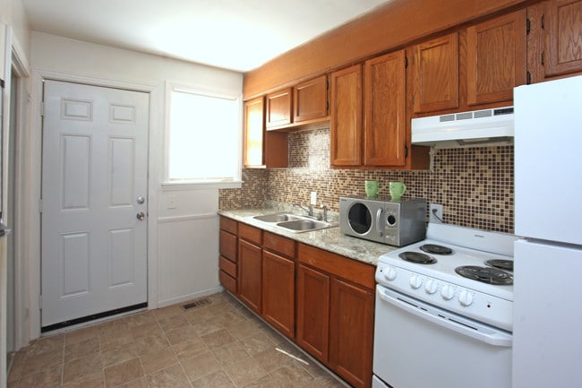 GARDEN VILLAS in Gastonia, NC - Building Photo - Building Photo