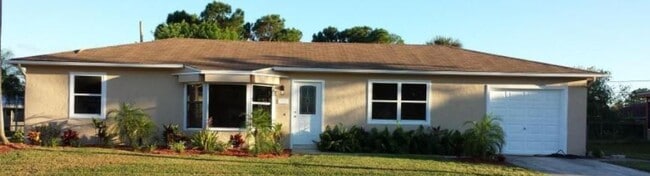 property at 910 SW Whittier Terrace