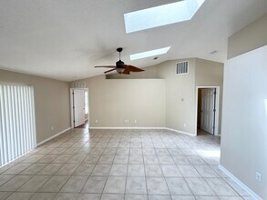 36 Port Royal Dr in Palm Coast, FL - Building Photo - Building Photo