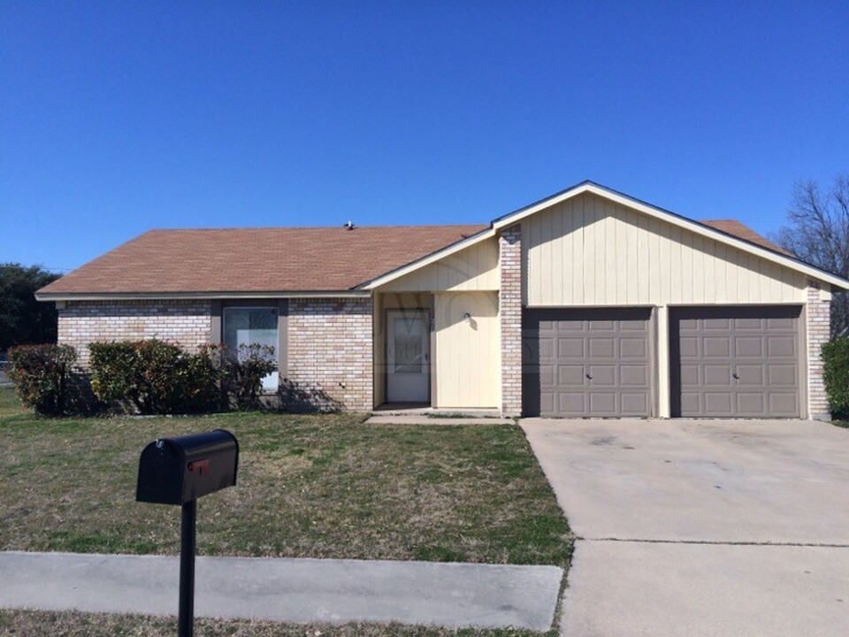 2101 U.S. Grant Dr in Killeen, TX - Building Photo