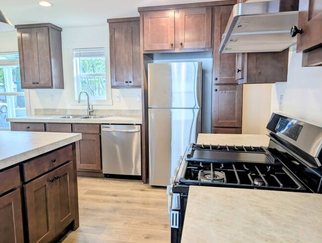 400 Sulphur Bank Dr in Clearlake Oaks, CA - Building Photo - Building Photo