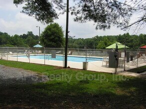3771 Heathrow Dr in Winston-Salem, NC - Building Photo - Building Photo