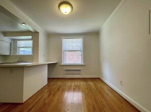 7752 Kingsbury Blvd, Unit 1W in Clayton, MO - Building Photo - Building Photo