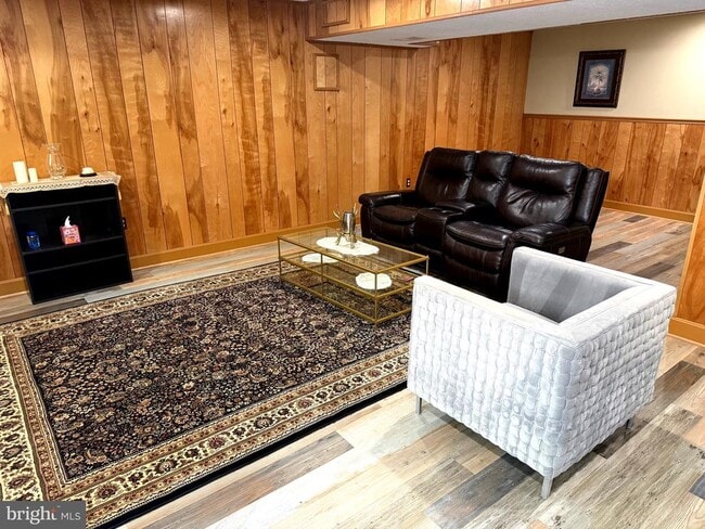 property at 7428 Mason Ln