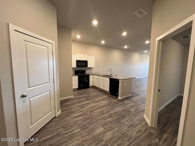 2104 N Avenue K, Unit Unit B in Lubbock, TX - Building Photo - Building Photo