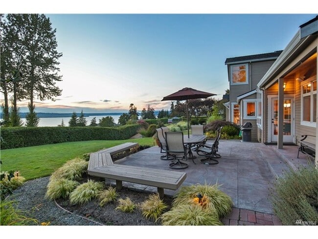 property at 10321 NE 55th St