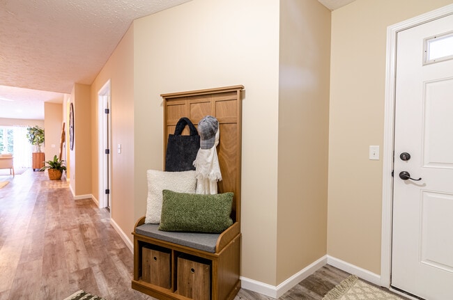 Villas at Charleston in Columbiana, OH - Building Photo - Building Photo