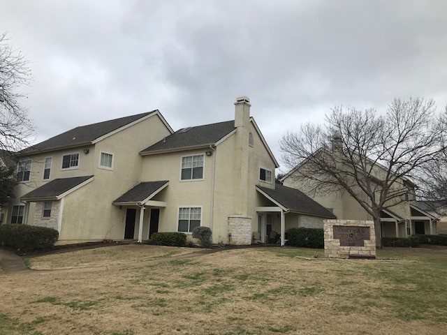 Cottages At Gateway Parkway in Marble Falls, TX - Building Photo