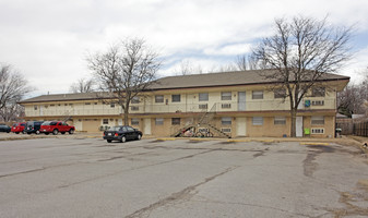 6217 NW 39th Expy in Bethany, OK - Building Photo