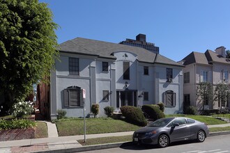 642 S Burnside Ave in Los Angeles, CA - Foto de edificio - Building Photo