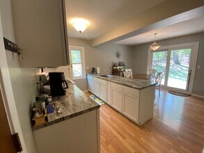 5662 Wood Duck Cir in Excelsior, MN - Building Photo - Building Photo