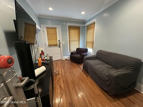 18 Van Dam St in Saratoga Springs, NY - Building Photo - Building Photo