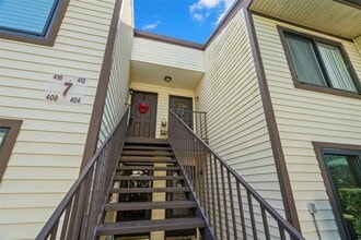 412 Moorings Cove Dr in Tarpon Springs, FL - Building Photo - Building Photo
