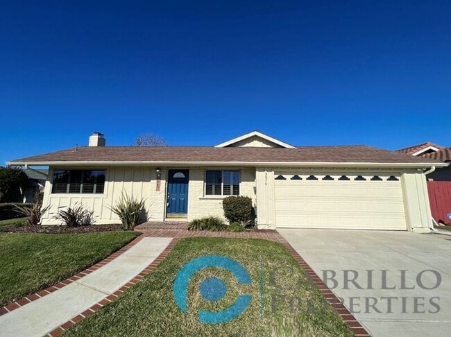 property at 3076 Governor Dr