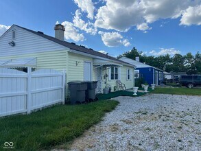 2901 Sangster Ave in Indianapolis, IN - Building Photo - Building Photo