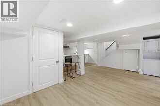 51 Barnesdale Ave S in Hamilton, ON - Building Photo - Building Photo