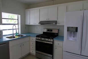 3011 SW 97th Ct in Miami, FL - Building Photo