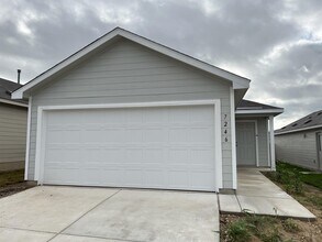 7246 Plow Run in San Antonio, TX - Building Photo - Building Photo