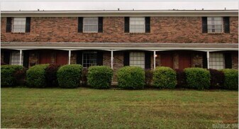 9019 N Rodney Parham Rd in Little Rock, AR - Building Photo