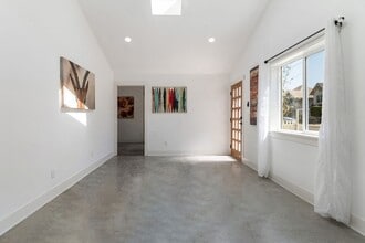 2665 S Catalina St in Los Angeles, CA - Foto de edificio - Building Photo