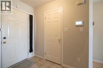 26 Kendrick Ct in Hamilton, ON - Building Photo - Building Photo