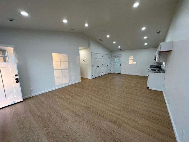 11007 Thunder Dr in Louisville, KY - Building Photo - Building Photo