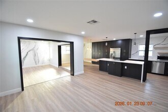 3606 River Grove Dr in Tampa, FL - Building Photo - Building Photo