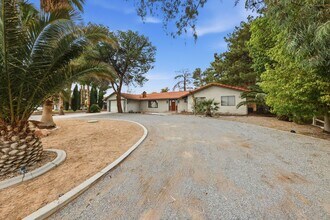 5959 N Butler St in Las Vegas, NV - Building Photo - Building Photo