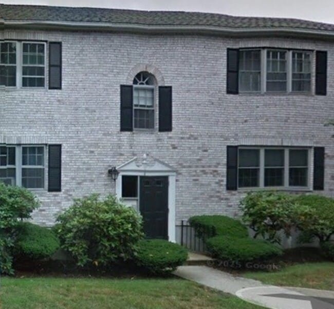 property at 11 Lake Shore Ct