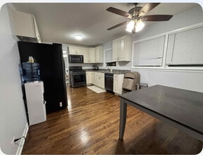 6748 E Prairie Rd, Unit 1st floor in Lincolnwood, IL - Building Photo - Building Photo